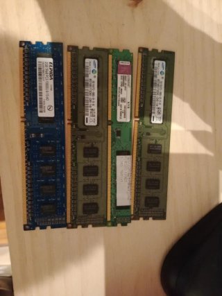 4x Módulos RAM DDR3 2GB