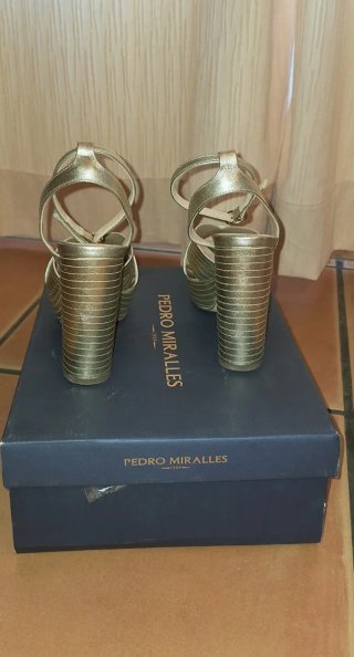 Zapatos de fiesta Pedro Miralles dorados