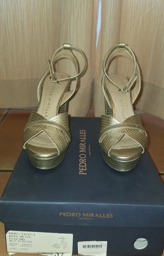 Zapatos de fiesta Pedro Miralles dorados