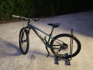 Bicicleta de Montaña azul y naranja