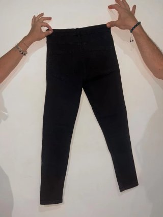 Pantalón Vaquero Pitillo Negro MANGO
