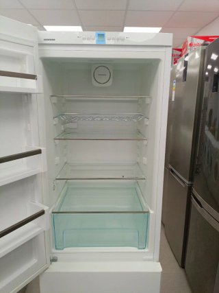 Nevera marca Liebherr 185/60cm clase E con garanti