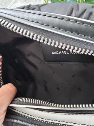 Riñonera Michael Kors Negra