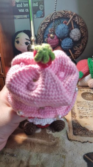 Muñeca Artesanal Estilo Fresita Amigurumi