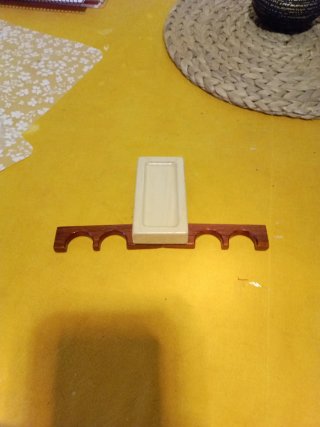 Apoya Tacos de Billar de Madera