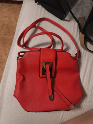 Bolso pequeño rojo de hombro