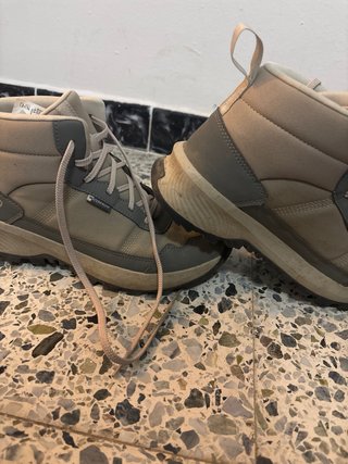Botas de montaña nuevas beige/gris