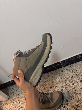 Botas de montaña nuevas beige/gris