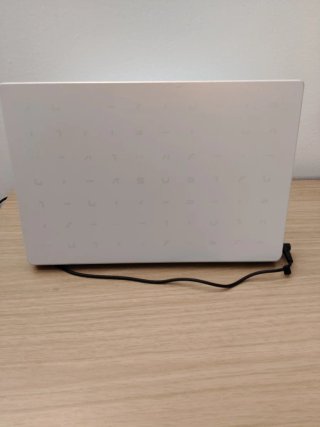 Portátil Asus Ligero E210M