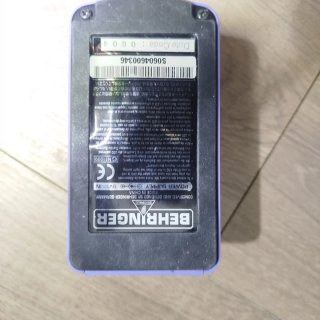 Pedal Behringer Tube Overdrive TO100 y Cables