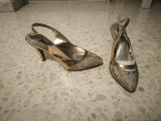 Zapatos de Tacón Dorados