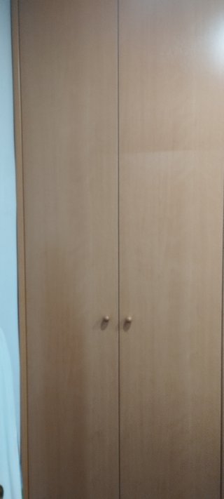 Conjunto de muebles: mesita y cama