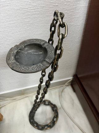 Cenicero de cadena rígida