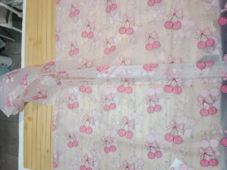 Chubasquero infantil con estampado de cerezas
