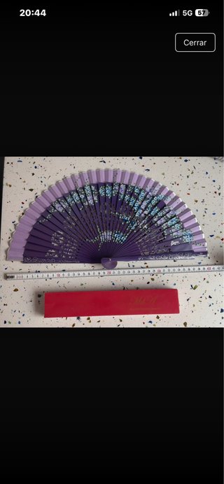 Abanico morado con flores