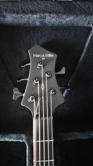 Bajo Sire Marcus Miller M2 5 TBK 2nd Gen + estuche