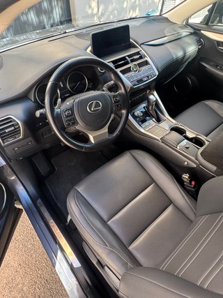 Lexus NX 2.5 300h Business Navigation 2WD