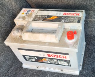 Batería Bosch S5 004 12V 61Ah 600A