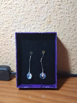 Pendientes largos con cristal plateado