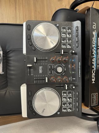 Mesa de Mezclas DJ Hercules Universal