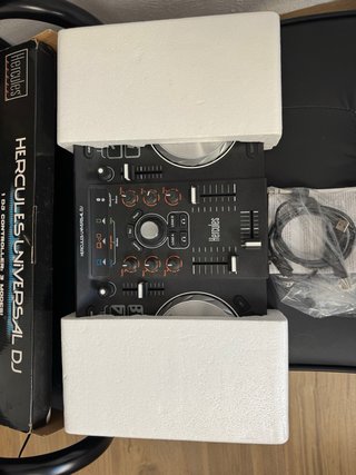 Mesa de Mezclas DJ Hercules Universal