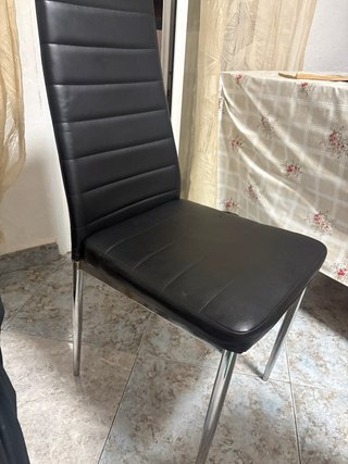 Sillas Beige y Negro