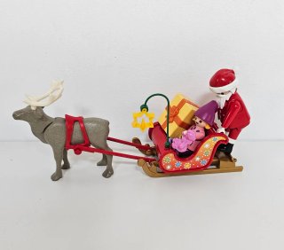 Trineo Navideño Playmobil con Reno y Figuras