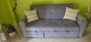 Sofá Cama Gris con Reposapiés