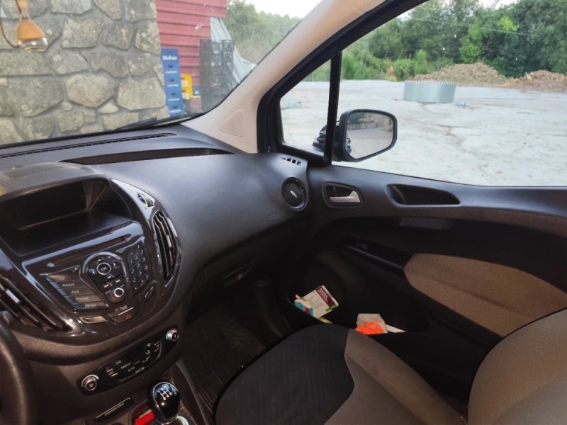 Ford Transit Courier 2018, foto 3