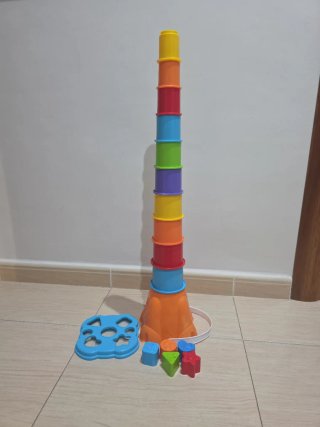 Cubo de encajables y vasos apilables