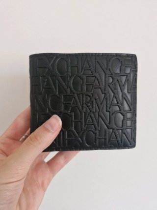 Cartera Armani Negra Exchange con Monograma