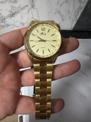 Reloj Lotus Dorado