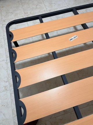 Somier metálico con láminas de madera. 135*180
