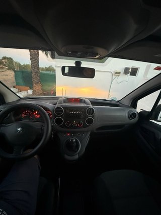 furgoneta  Peugeot Partner 2017