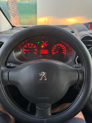 furgoneta  Peugeot Partner 2017