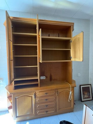 Estantería de madera clásica