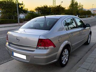 OPEL ASTRA 1.6i 16v 115cv EDITION