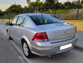 OPEL ASTRA 1.6i 16v 115cv EDITION