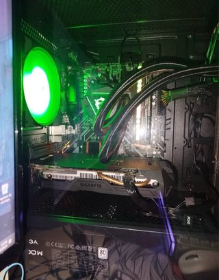 PC Gaming Ryzen 5 con Monitor