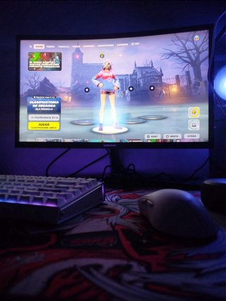 PC Gaming Ryzen 5 con Monitor