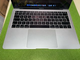 MacBook Air 13” (2018) i5 16GB 512GB