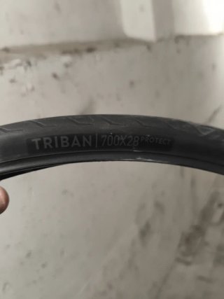Cubierta Triban Protec 700x28