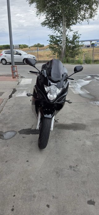 Moto suzuki gsx650f