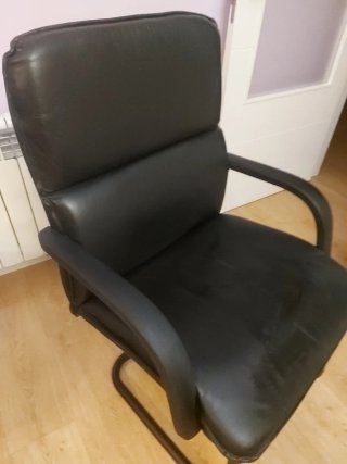 Silla de Oficina de Piel Negra