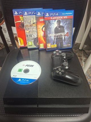 PS4 + Mando + 5 Juegos