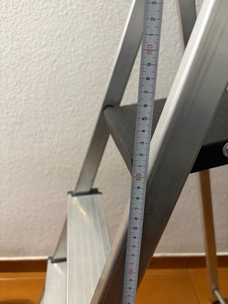 Escalera de Aluminio de 4 Peldaños
