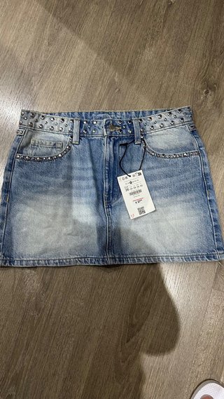 Falda vaquera con tachuelas nueva talla 36