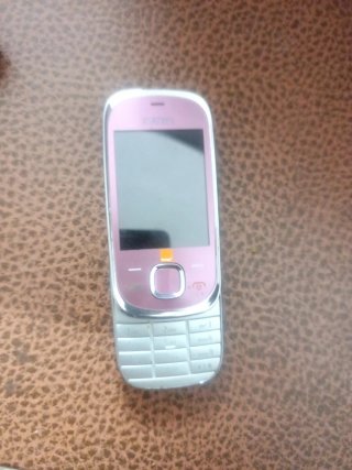 Móvil Nokia Rosa