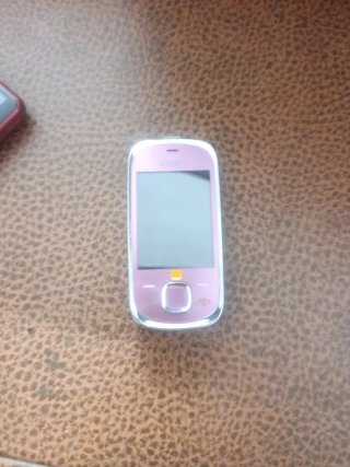 Móvil Nokia Rosa