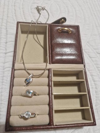 Conjunto de Gargantilla y Anillo+ otro de regalo